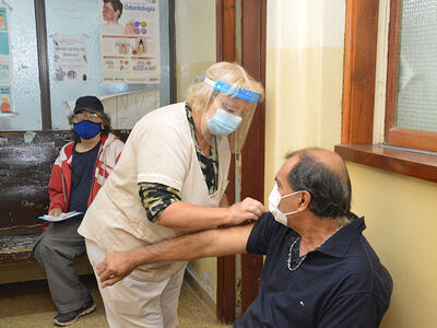 En Berisso comenzó a aplicarse la vacuna antigripal