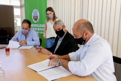 Ensenada firmó acuerdos para la construcción de viviendas