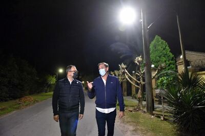 El Municipio encara la instalación de 10 mil nuevas luminarias LED en barrios platenses