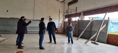 Azul: Bertellys recorrió la obra del SUM en Villa Piazza Sur