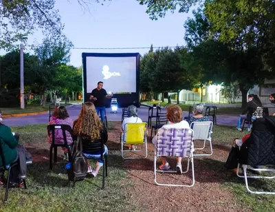 Tapalqué: Este domingo llega el "Cine Móvil" al Complejo de Adultos Mayores.