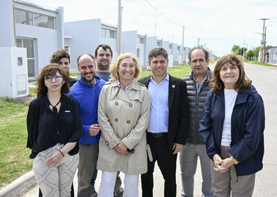 Carlos Tejedor: Kicillof recorrió los avances de obras de viviendas en la ciudad
