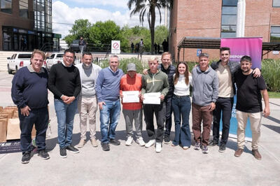 Ezeiza: Entregaron subsidios y equipamiento a centros de día y escuelas de educación especial