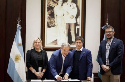 Almirante Brown: El Municipio y Provincia firman un  convenio para adquirir maquinaria y equipamiento