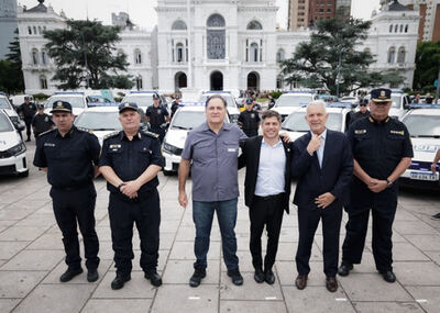 La Plata: Kicillof entregó 40 nuevos patrulleros