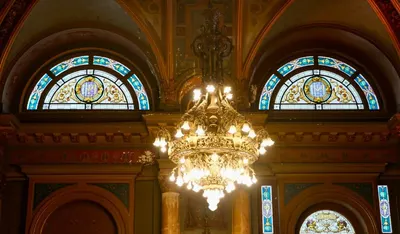 La Plata: Se completó la restauración de los vitrales del Salón Dorado municipal