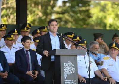 Kicillof encabezó el acto de egreso de 2.265 oficiales de la Policía provincial