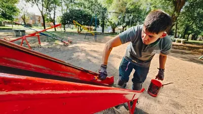Mar del Plata: La Comuna realiza trabajos de mantenimiento y puesta en valor en la Plaza Urquiza