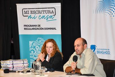 Bragado: Se realizó una nueva jornada de firma de títulos de propiedad