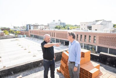 Ensenada: Continúa la construcción de la Casa de la Provincia y la Rambla Municipal