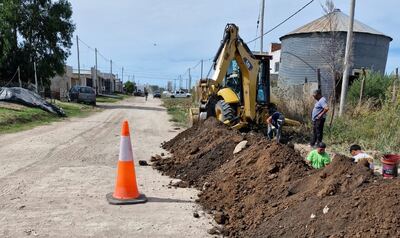 Necochea: Se amplía la red cloacal en calle 85