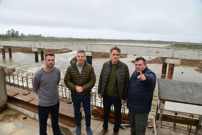 Roque Pérez: Katopodis recorrió obras en la cuenca del río Salado