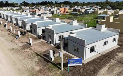 Gonzáles Chaves: La Provincia entregó viviendas a familias de De la Garma