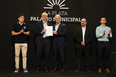 La Plata: El intendente Alak reconoció a quienes participaron de la Misión Artemis II de la NASA