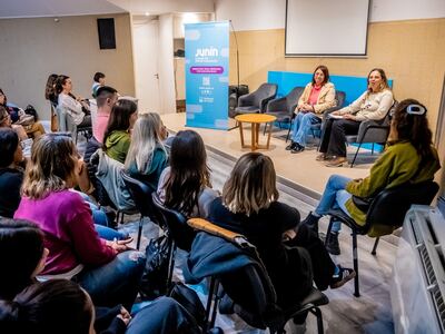 Junín: Capacitan a empleados municipales en atención al público