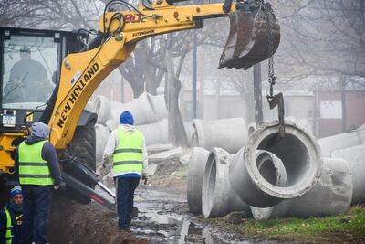 Bragado: La obra de desagües pluviales sigue avanzando y llegó a las torres del Fonavi