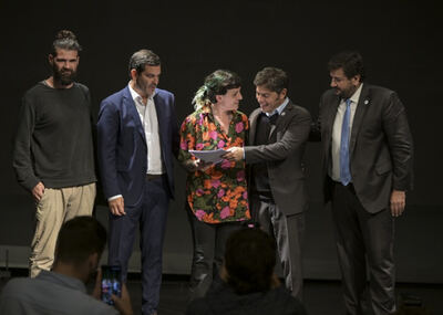 Dolores: Kicillof entregó 299 escrituras gratuitas a familias del distrito