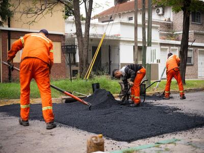 Lomas de Zamora: Continúan las obras de bacheo en todo el Municipio