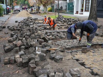 Lomas de Zamora: Continúan las reparaciones en calles de adoquines