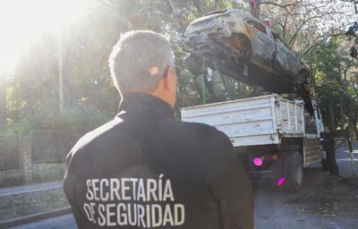 La Plata: Continúa el retiro de autos abandonados en la vía pública