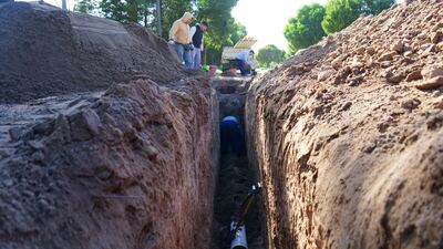 Necochea: EMSUR ejecuta una obra clave para solucionar rebalses cloacales en Barrio Norte