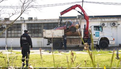La Plata: El Municipio retiró autos abandonados de Los Hornos, Tolosa, Gonnet, Romero y el casco urbano