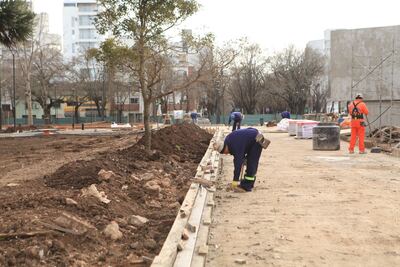 La Plata: El Municipio avanza con la obra de puesta en valor de Plaza España