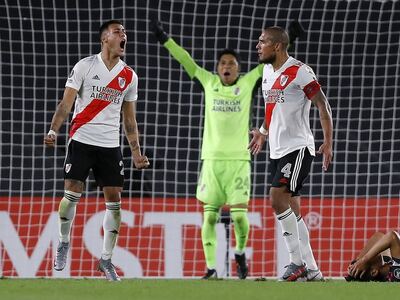 Noche épica de River y clasificación para Vélez
