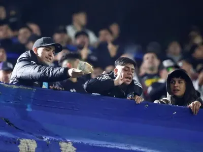 La Aprevide tomó una decisión con los extranjeros que rompan billetes argentinos