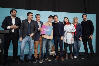 Lobería: Kicillof entregó escrituras gratuitas a familias locales
