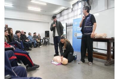 Lomas de Zamora: Se brindó una capacitación en RCP en el Instituto San Bonifacio
