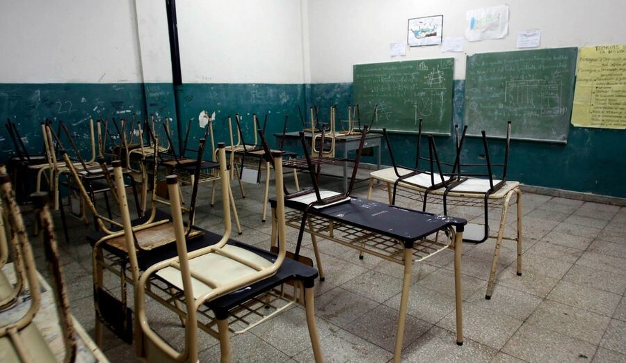 Cinco sindicatos docentes paran en reclamo de la suspensión de clases