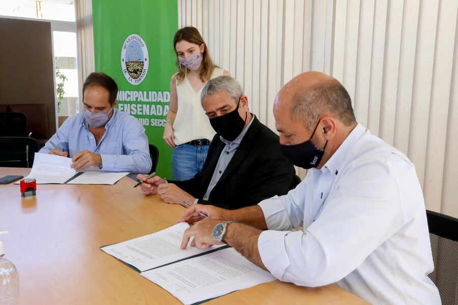 Ensenada firmó acuerdos para la construcción de viviendas