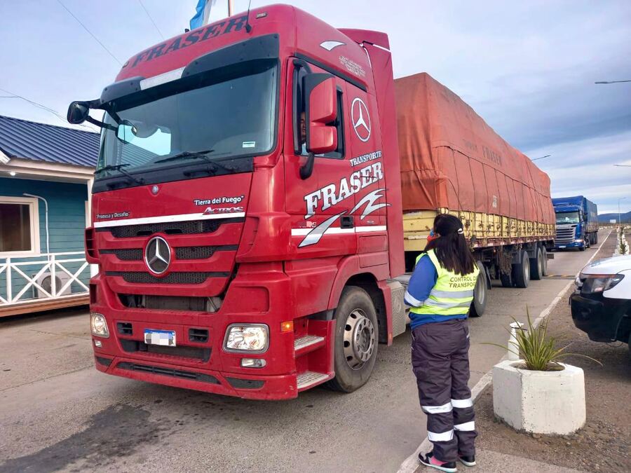Nuevas restricciones: durante el fin de semana largo la CNRT fortaleció los controles en el transporte