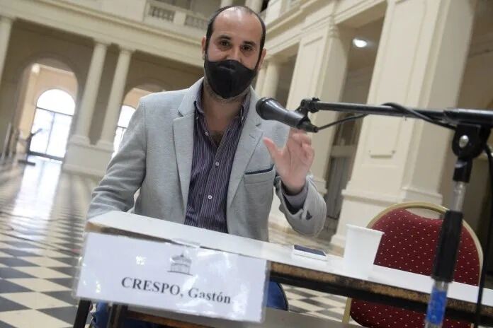 Gastón Crespo: "Solicitamos que se realice una limpieza adecuada de calles y veredas"