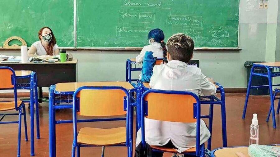 Vuelta a clases presenciales: Proponen que los chicos no repitan de grado