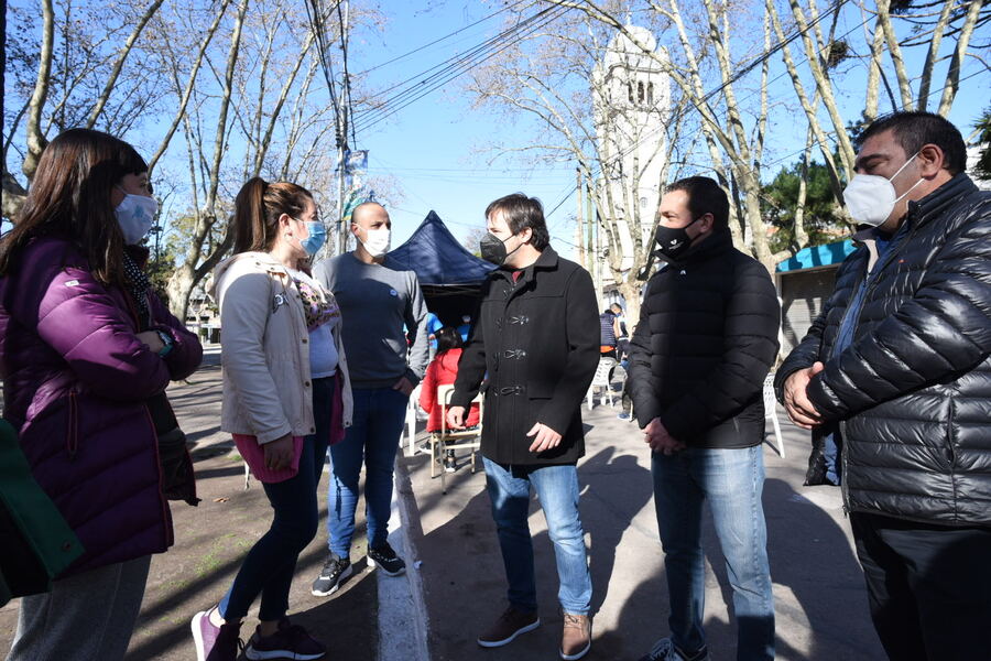 Florencio Varela: Watson recibió a Kreplak y recorrieron postas de vacunación