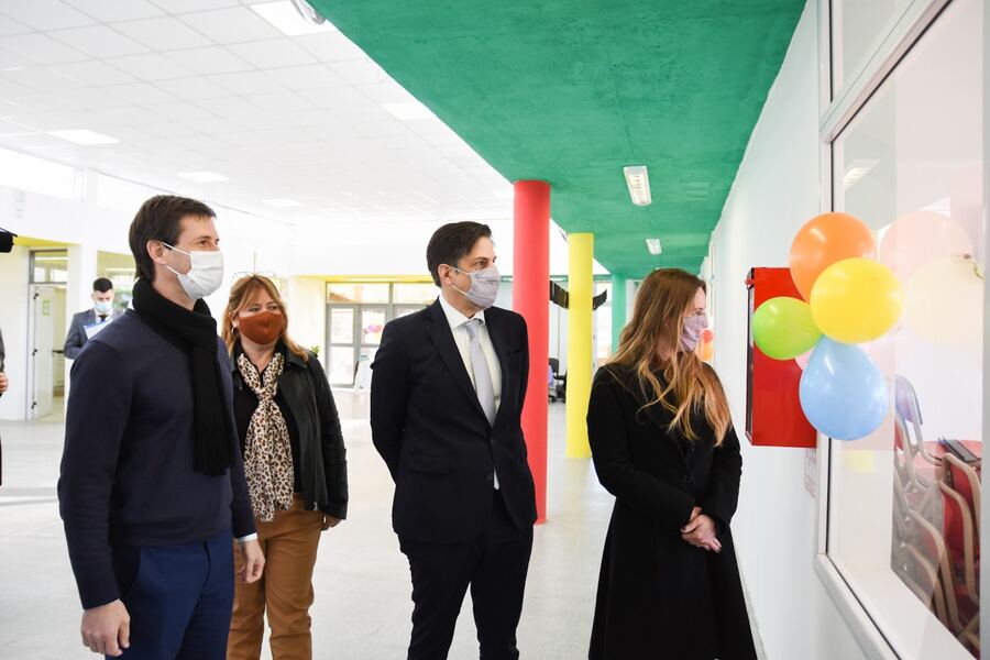 San Vicente: Trotta y Vila inauguraron un jardín y anunciaron una construcción de una escuela