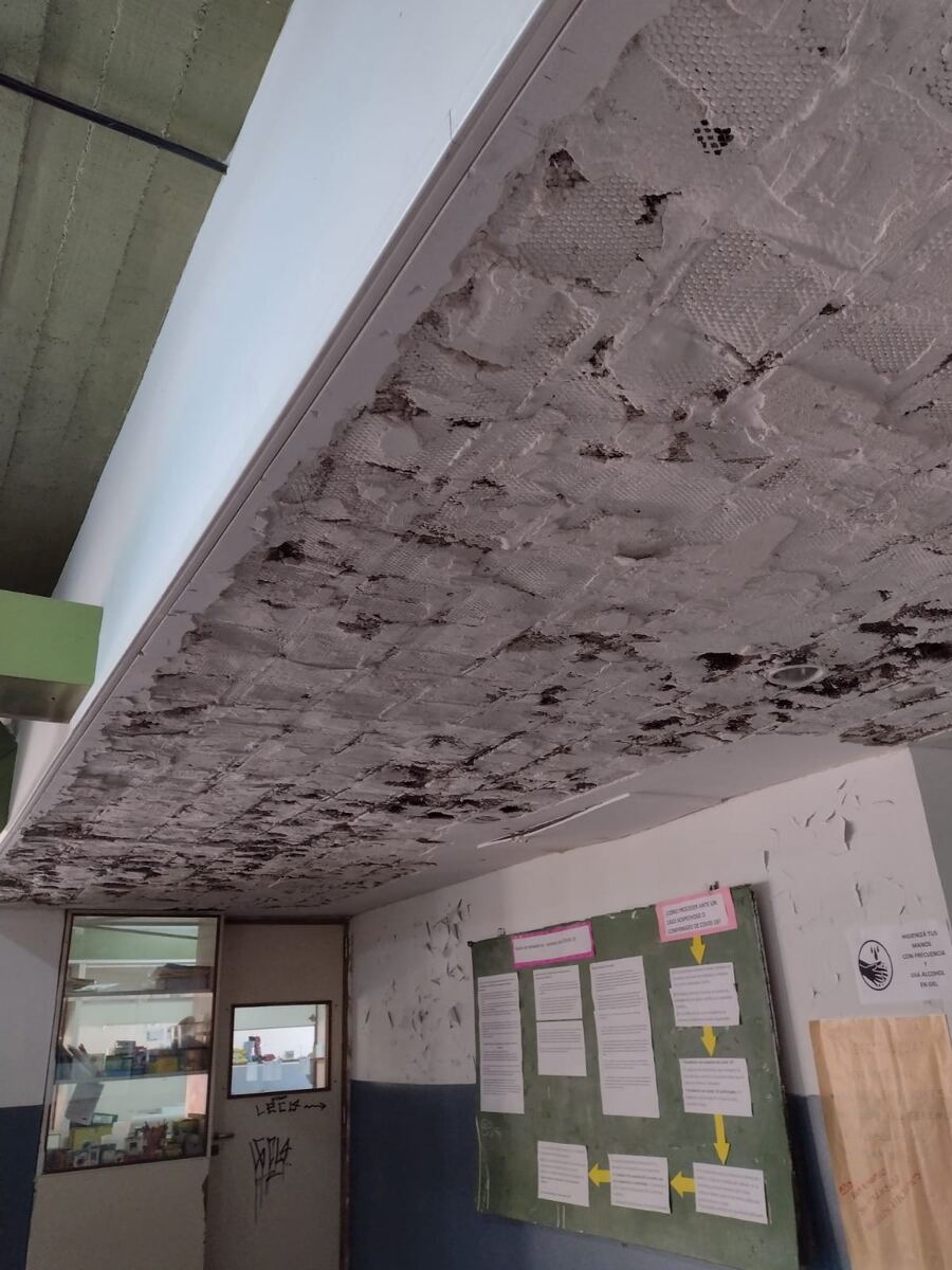 Los alumnos de la escuela Nº14 asisten a clases presenciales: El establecimiento  está en peligro de derrumbe