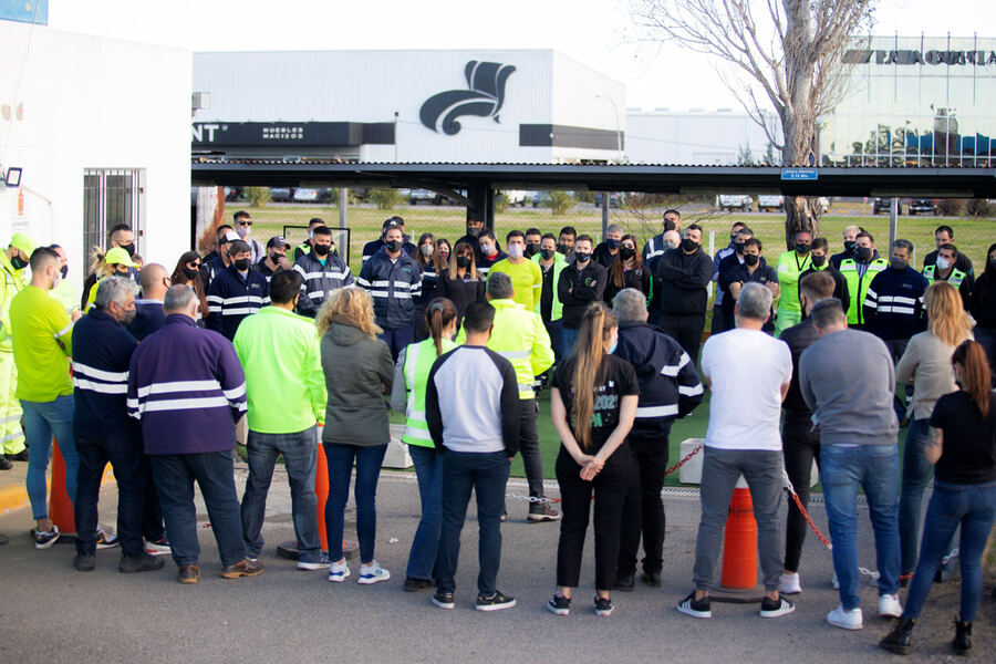 Paro de trabajadores de AUBASA ante la falta de respuestas