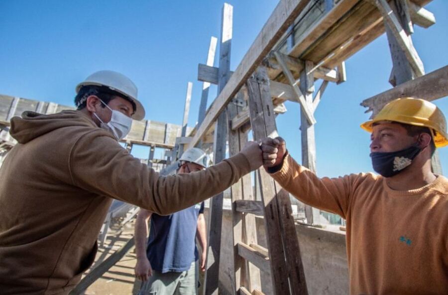 La Costa: Cardozo supervisó los trabajos de construcción de nuevas aulas taller