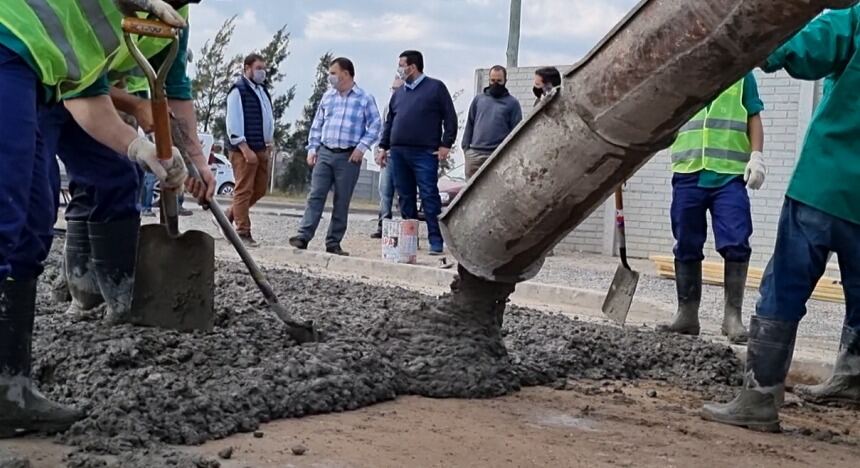 Azul: comenzaron las obras de pavimentación en distintos barrios