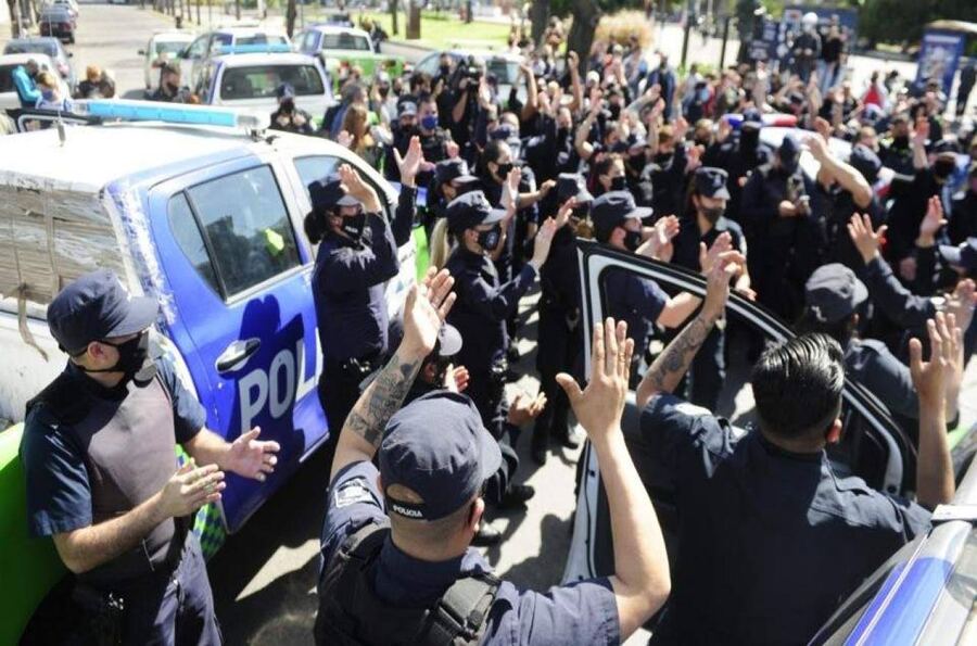 Nuevos cruces entre Berni y efectivos de la Bonaerense tras el anuncio de “retención de tareas”