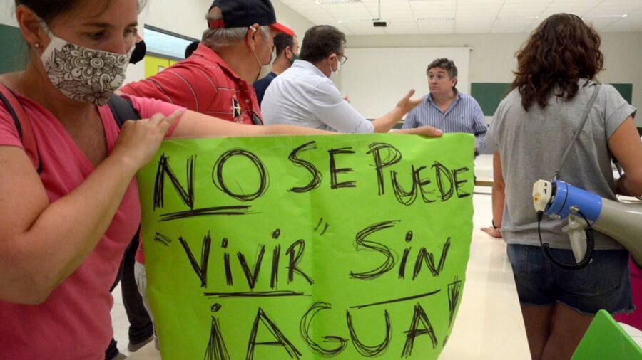 Crisis del agua: Vecinos de Bahía Blanca reclaman la falta de agua en la ciudad