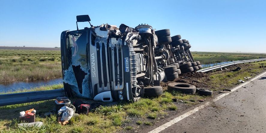 Cinco muertos tras un accidente automovilístico en ruta 5