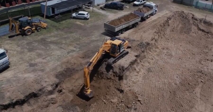 El municipio  de Tandil avanza con las obras de construcción de la cisterna para mejorar el servicio de agua en la movediza