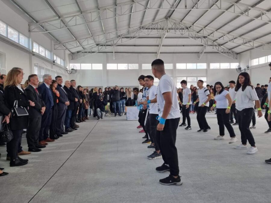 Patagones: La Escuela Secundaria N°2 inauguró el salón de usos múltiples