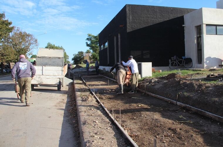 Lobería: Finalizan la bicisenda de calle Raggio