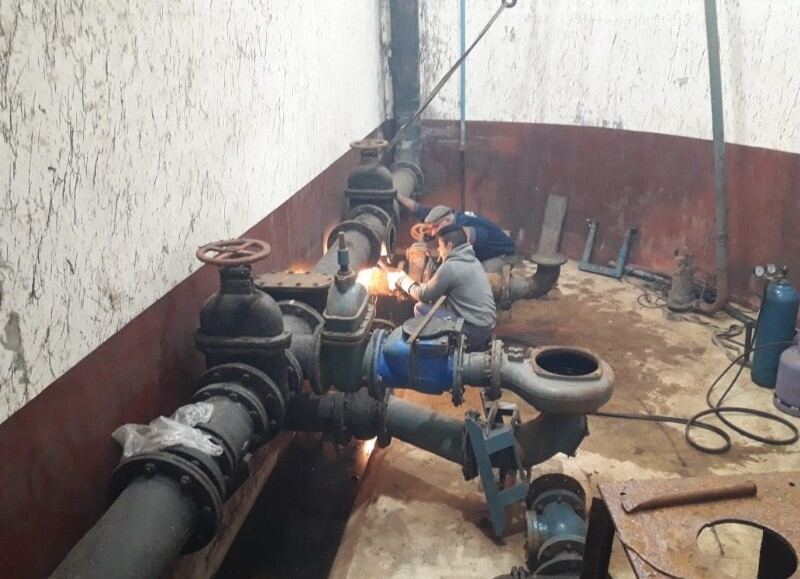 Rojas: Obras Sanitarias realiza reparaciones en diversos sectores de a ciudad