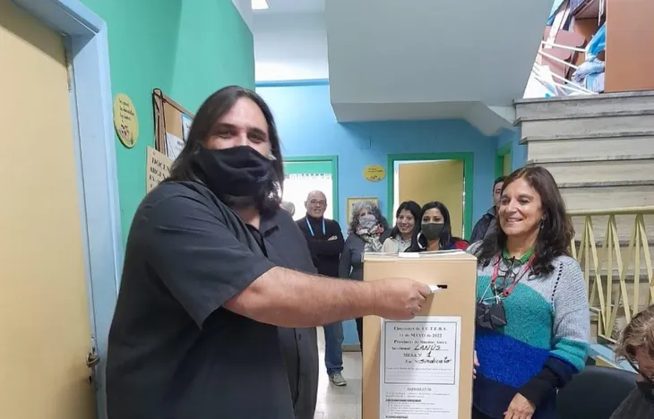 Roberto Baradel nuevamente se impuso en las elecciones de Suteba